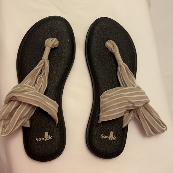 Women’s Sankuk Sandals - Picture 8 of 10